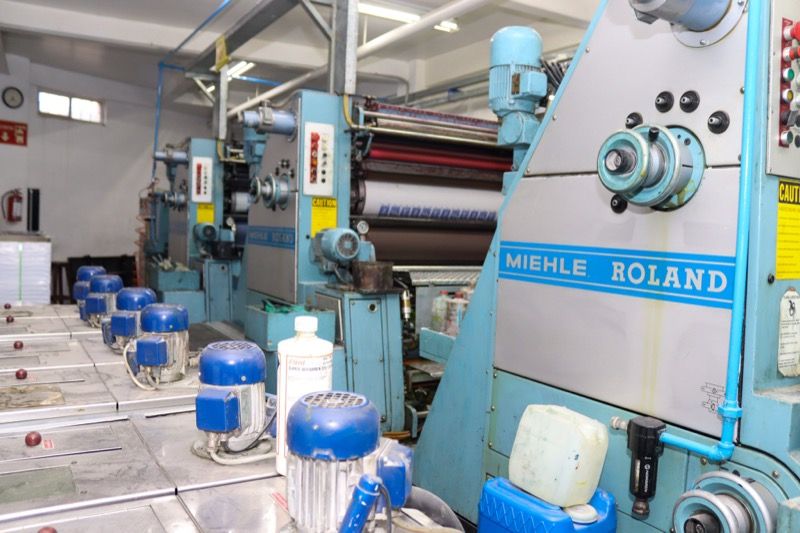 Prensas offset Miehle Roland en la planta de Falitopack